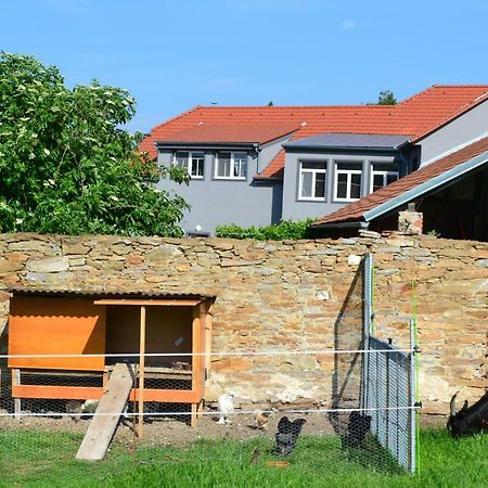 Statek U Koni Nemejice Villa Buitenkant foto